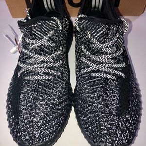 NEW Yeezy Black Reflective Unisex Men’s 9.5 W11